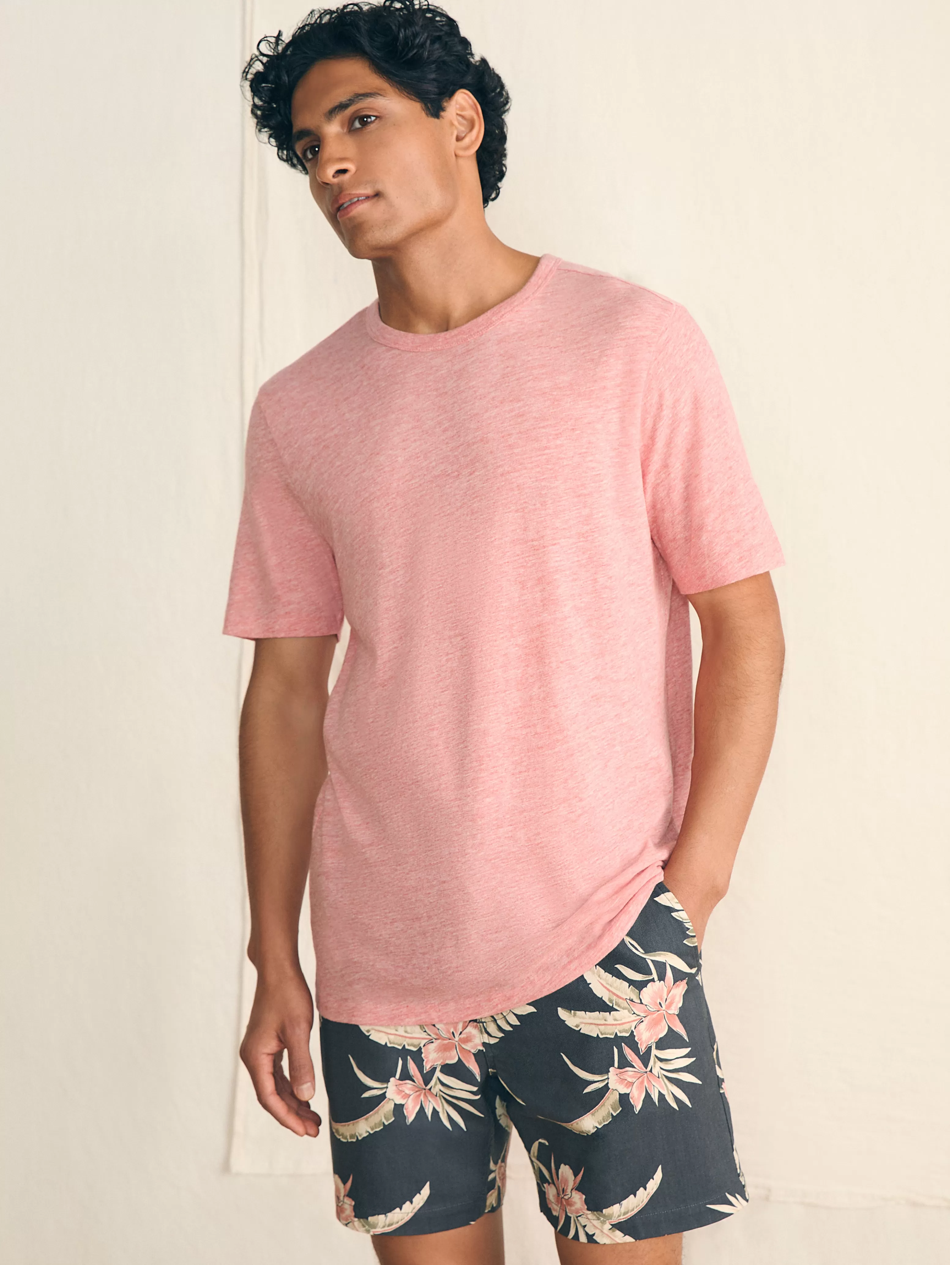 Short-Sleeve Vintage Chambray Tee - | Faherty Brand Fashion